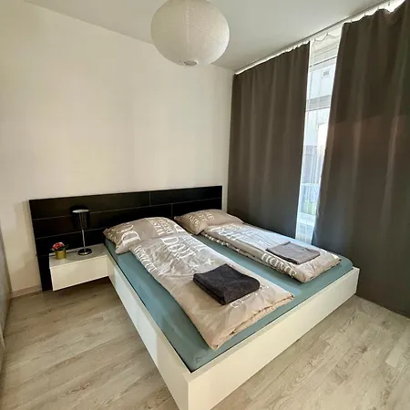 New, Sunny, Terrace, Grill, Parking! Apartment *