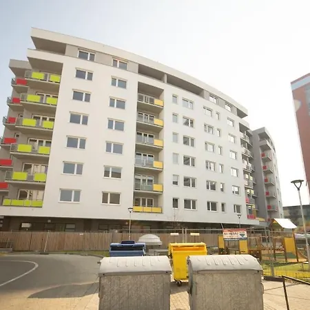 شقة New, Sunny, Terrace, Grill, Parking! براتسيلافا